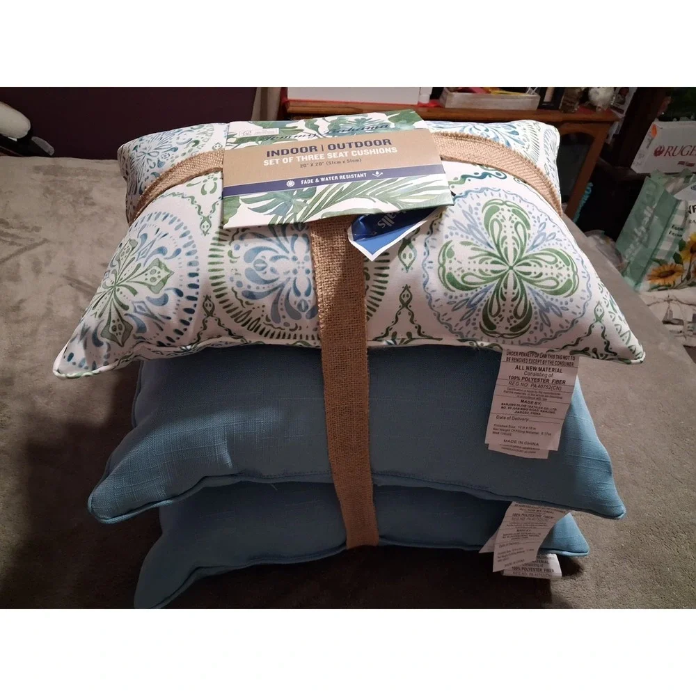 Tommy Bahama Outdoor 3 Pillow Set Blue Medallion Watercolor Patio Easter NWT